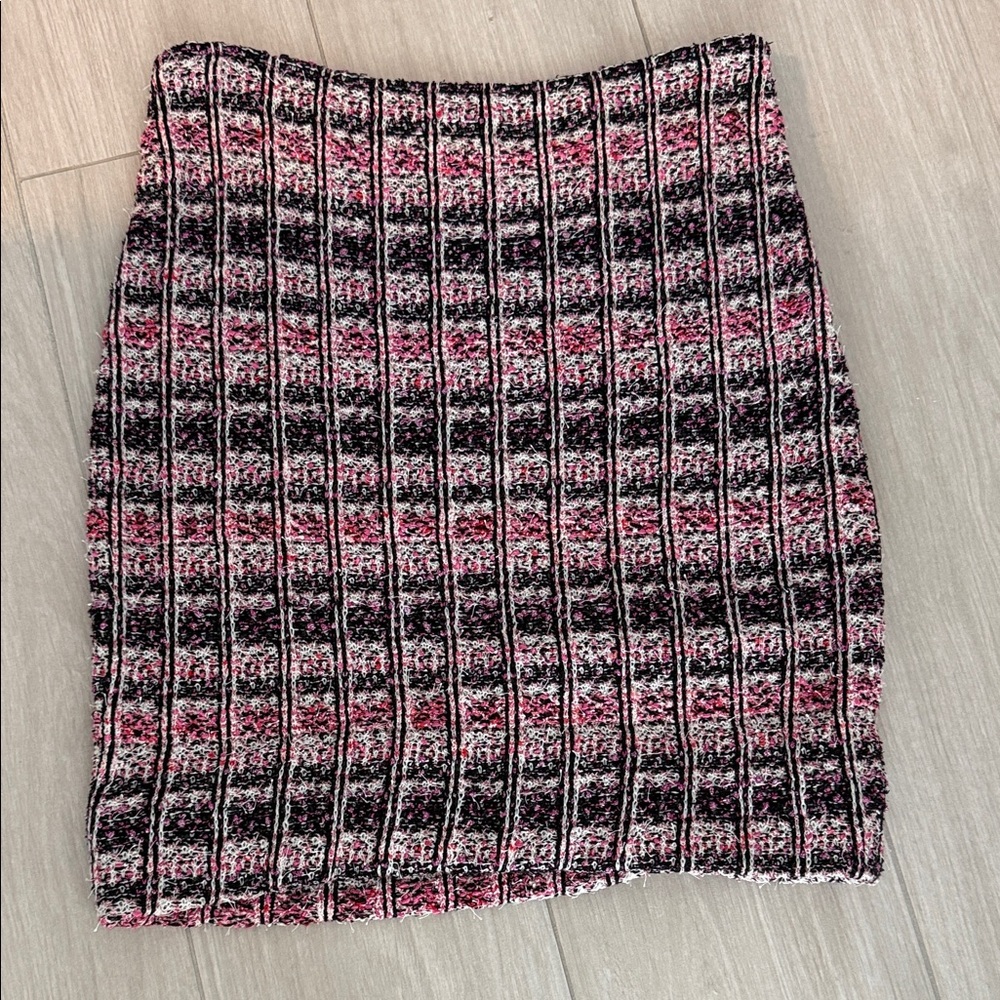 St. John Pink and Black Tweed Pencil Skirt